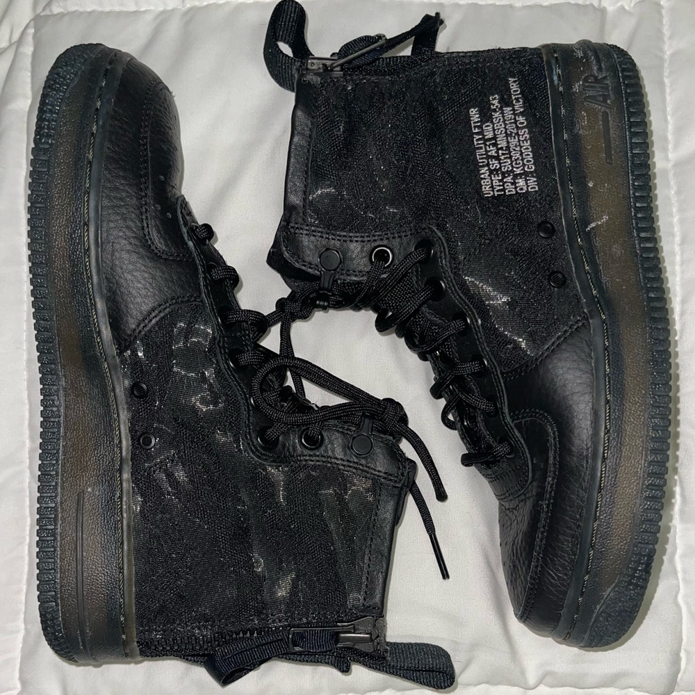 Nike Kids Black High-Top Sneakers Utility